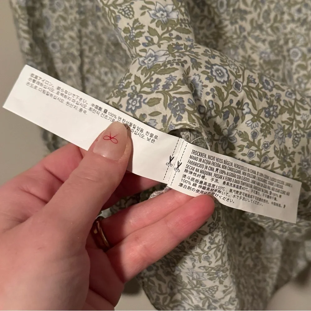 EUC Tuckernuck Hyacinth House Floral Smocked-Neck Long Sleeve Blouse 100% Cotton - Picture 10 of 14